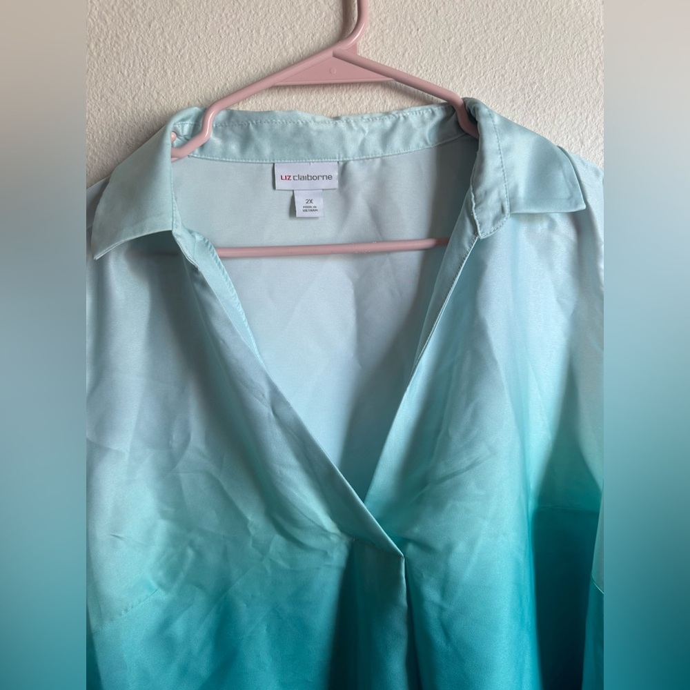 Liz Claiborne Blue Ombre Sleeveless Blouse - Picture 4 of 9